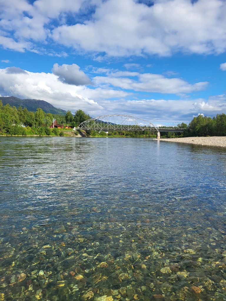 Rundhaug bru over Målselva nær laksefiskeområdet