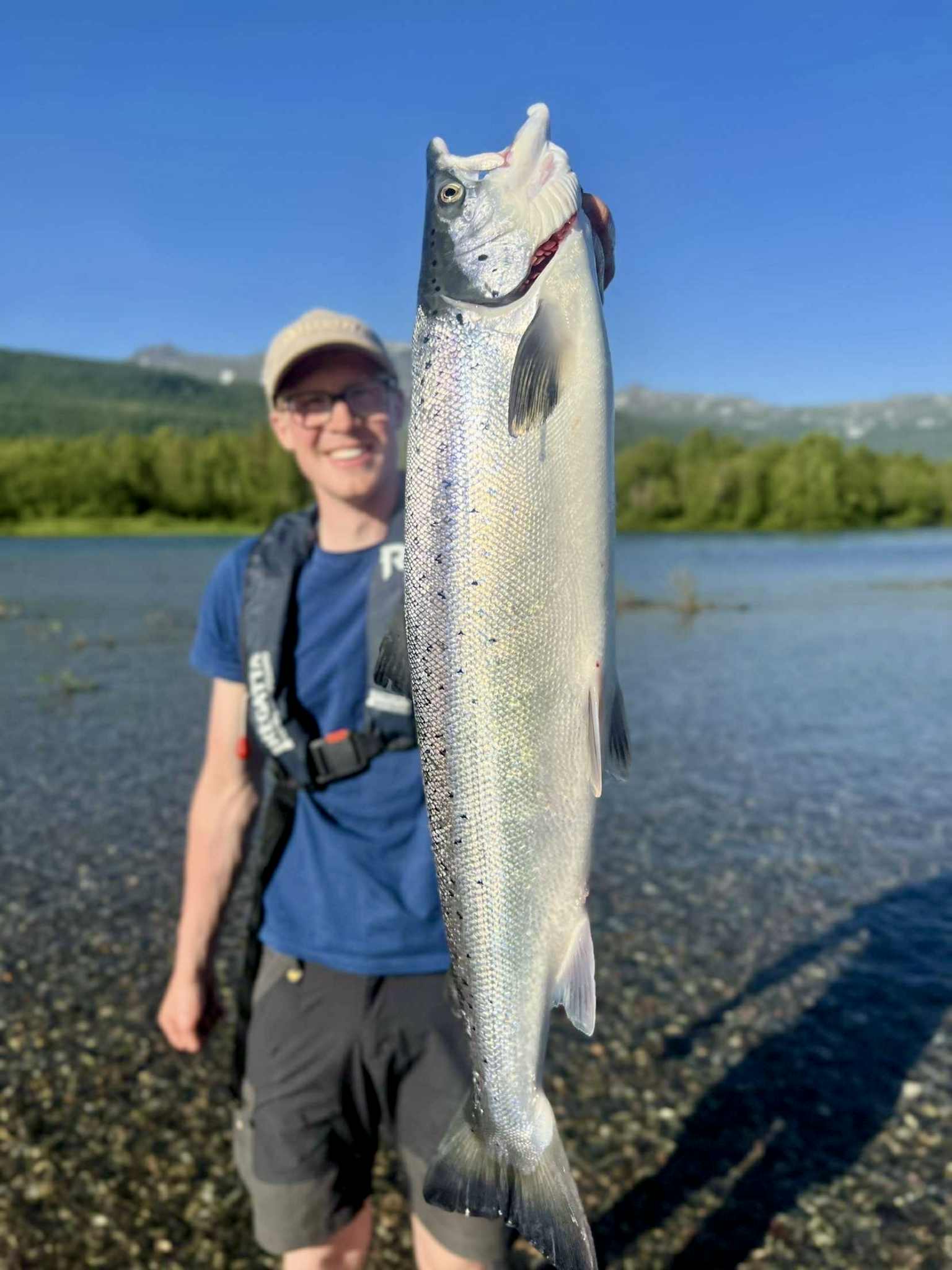 Sportsfisker Odin med laks fra Målselva